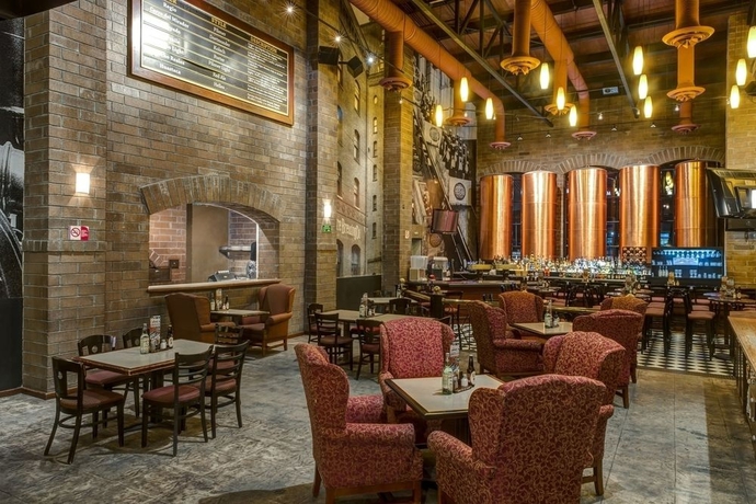 Imagen del bar/restaurante del Hotel Four Points by Sheraton Monterrey Linda Vista. Foto 3