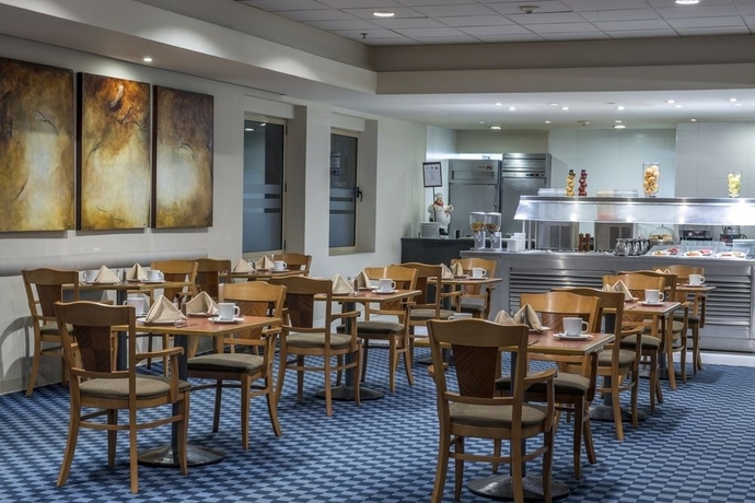 Imagen del bar/restaurante del Hotel Four Points by Sheraton Monterrey Linda Vista. Foto 4