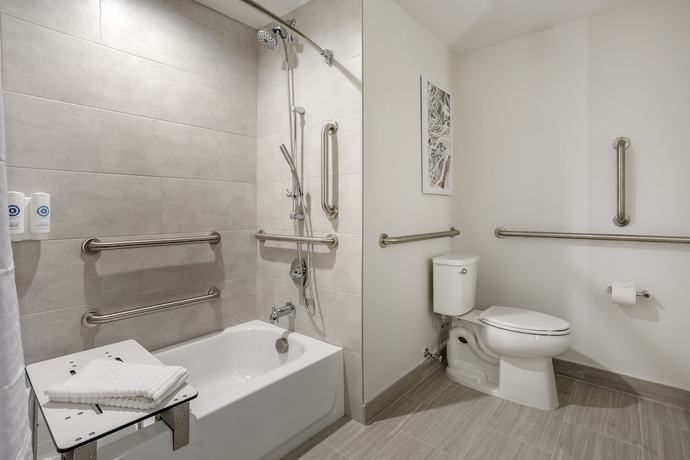 Imagen de la habitación del Hotel Four Points by Sheraton Newark Airport. Foto 7