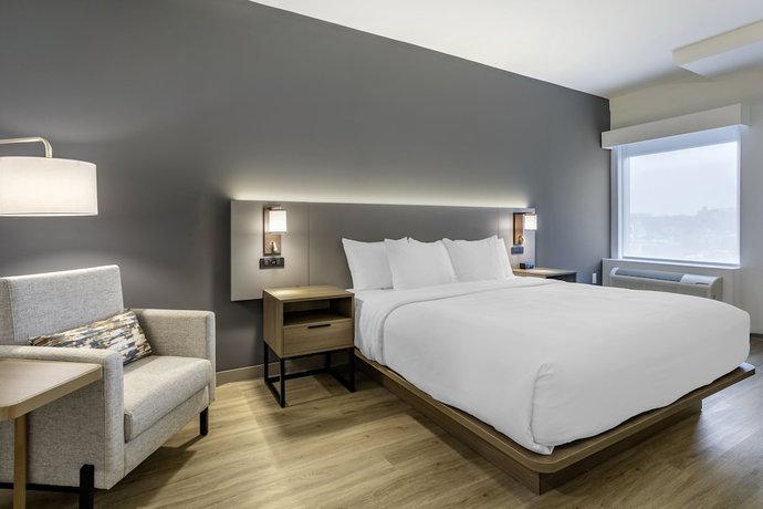 Imagen de la habitación del Hotel Four Points by Sheraton Newark Airport. Foto 8