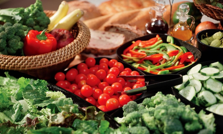 Imagen del bar/restaurante del Hotel Four Points by Sheraton Norwood. Foto 2