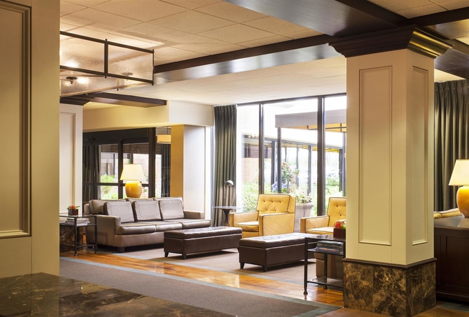 Imagen de los interiores del Hotel Four Points by Sheraton Norwood. Foto 11