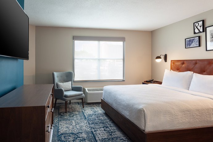 Imagen de la habitación del Hotel Four Points by Sheraton Orlando Convention Center. Foto 4