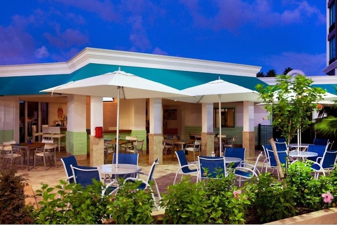 Imagen de la piscina del Hotel Four Points by Sheraton Orlando International Drive. Foto 13