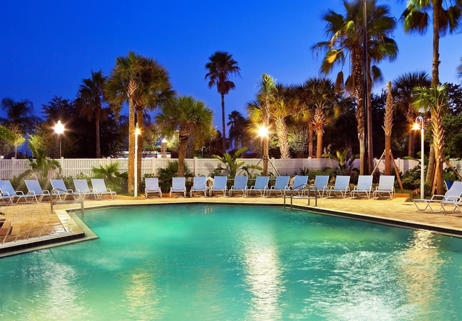 Imagen de la piscina del Hotel Four Points by Sheraton Orlando International Drive. Foto 16