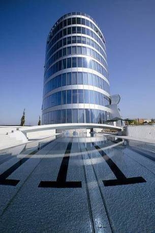 Imagen de la piscina del Hotel Four Points by Sheraton Panoramahaus. Foto 22