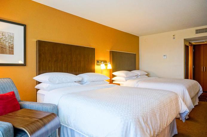 Imagen de la habitación del Hotel Four Points by Sheraton Phoenix South Mountain. Foto 7