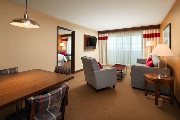 Imagen de la habitación del Hotel Four Points by Sheraton Phoenix South Mountain. Foto 9
