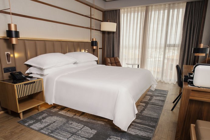 Imagen de la habitación del Hotel Four Points by Sheraton Prishtina City. Foto 2