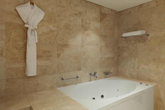 Imagen de la habitación del Hotel Four Points by Sheraton Production City, Dubai. Foto 4