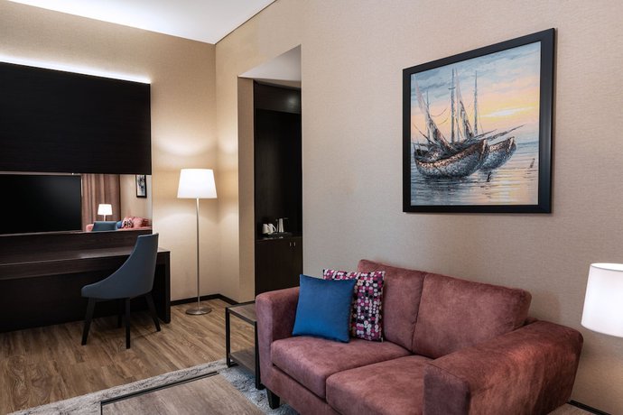 Imagen de la habitación del Hotel Four Points by Sheraton Production City, Dubai. Foto 11