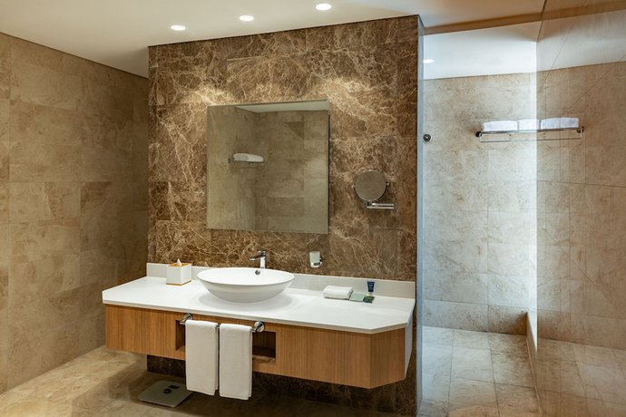 Imagen de la habitación del Hotel Four Points by Sheraton Production City, Dubai. Foto 19