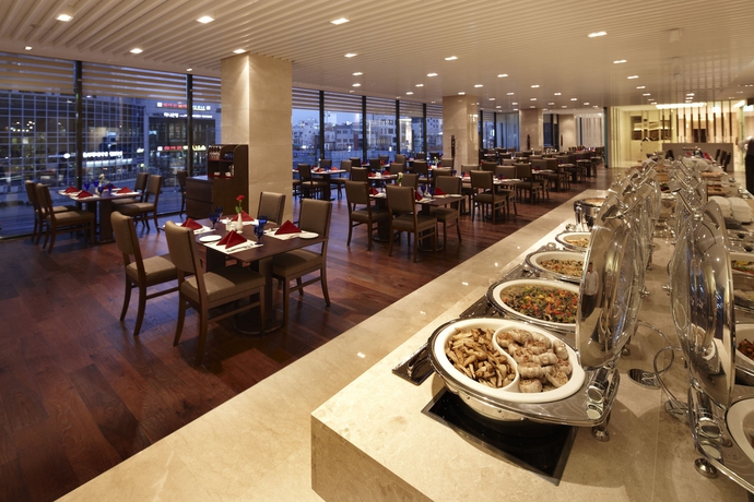 Imagen del bar/restaurante del Hotel Four Points by Sheraton Seoul, Guro. Foto 5
