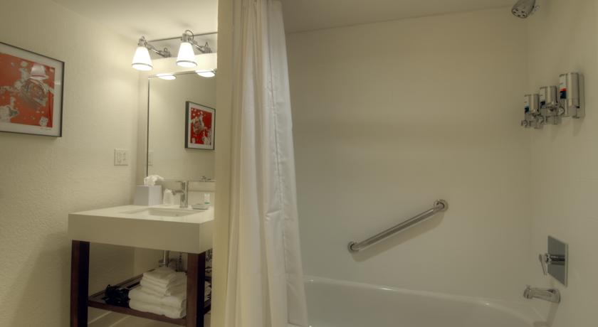 Imagen de la habitación del Hotel Four Points by Sheraton Tallahassee Downtown. Foto 6