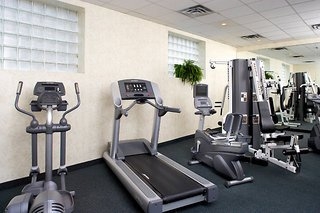 Imagen de los exteriores del Hotel Four Points by Sheraton Toronto Lakeshore. Foto 5