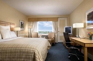 Imagen de la habitación del Hotel Four Points by Sheraton Toronto Lakeshore. Foto 4