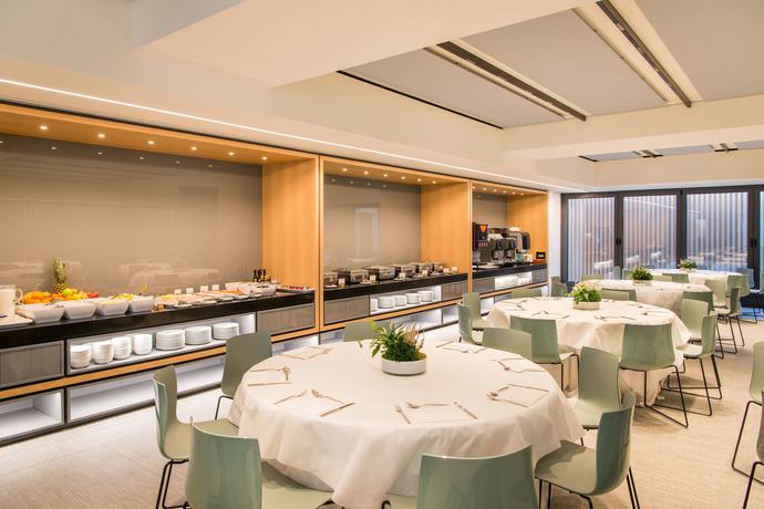 Imagen del bar/restaurante del Hotel Four Points by Sheraton Venice Mestre. Foto 3
