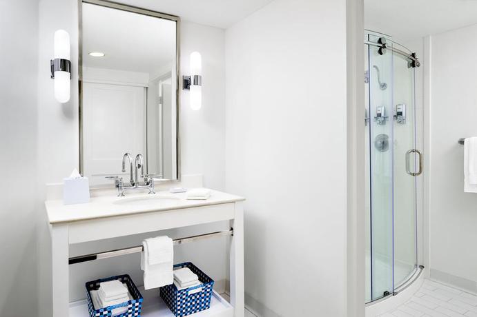 Imagen de la habitación del Hotel Four Points by Sheraton Ventura Harbor Resort. Foto 5