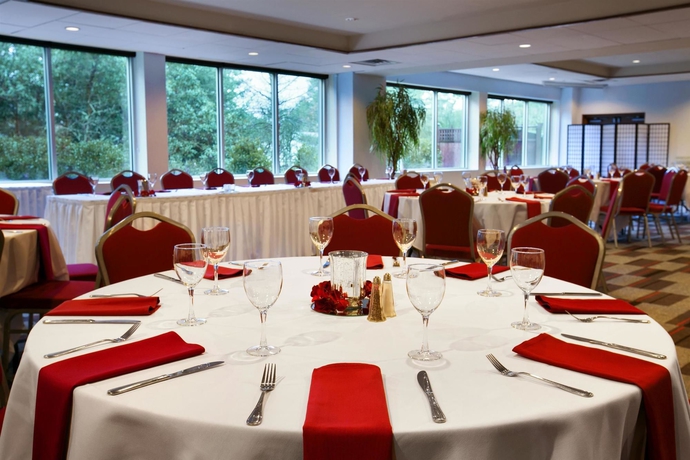 Imagen de los interiores del Hotel Four Points by Sheraton Victoria Gateway. Foto 11