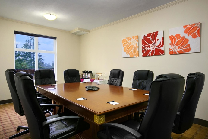 Imagen de los interiores del Hotel Four Points by Sheraton Victoria Gateway. Foto 13