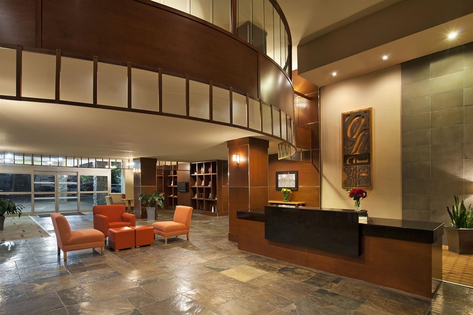 Imagen de los interiores del Hotel Four Points by Sheraton Victoria Gateway. Foto 14