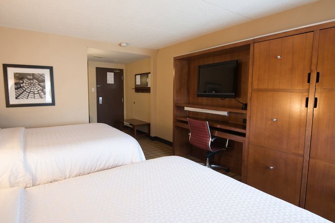 Imagen de la habitación del Hotel Four Points by Sheraton Winnipeg South. Foto 6