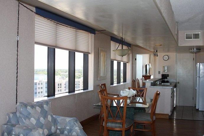 Imagen de la habitación del Hotel Four Sails Resort. Foto 5