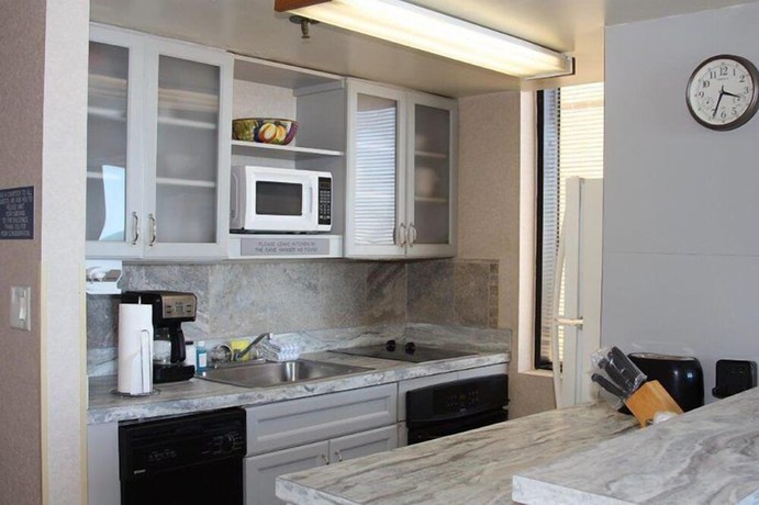 Imagen de la habitación del Hotel Four Sails Resort. Foto 12