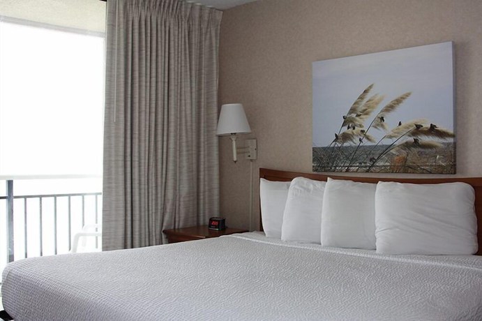 Imagen de la habitación del Hotel Four Sails Resort. Foto 13