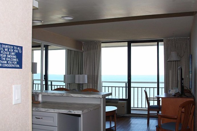 Imagen de la habitación del Hotel Four Sails Resort. Foto 14