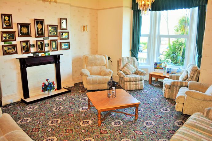 Imagen del bar/restaurante del Hotel Four Saints Brig Y Don. Foto 2