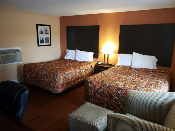 Imagen de la habitación del Hotel Four Season Motel. Foto 9