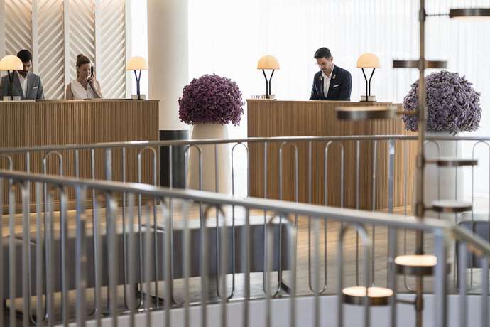 Imagen de los interiores del Hotel Four Seasons Astir Palace Athens. Foto 20