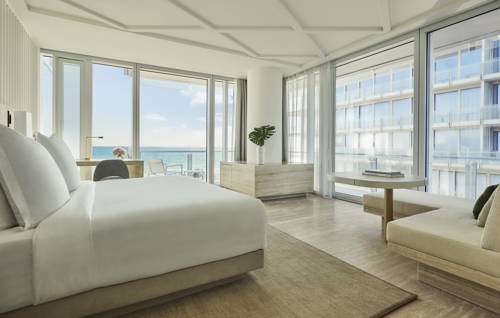 Imagen de la habitación del Hotel Four Seasons At The Surf Club. Foto 5