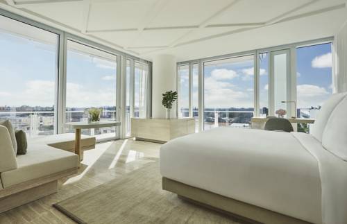 Imagen de la habitación del Hotel Four Seasons At The Surf Club. Foto 6