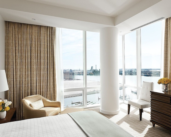 Imagen de la habitación del Hotel Four Seasons Baltimore. Foto 17