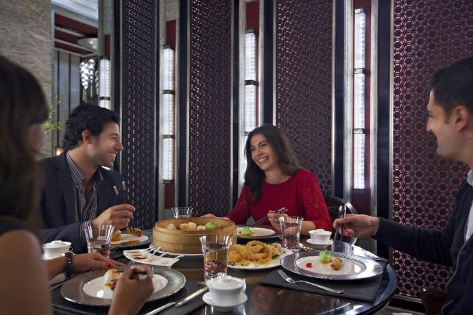 Imagen del bar/restaurante del Hotel Four Seasons Cairo At Nile Plaza. Foto 5