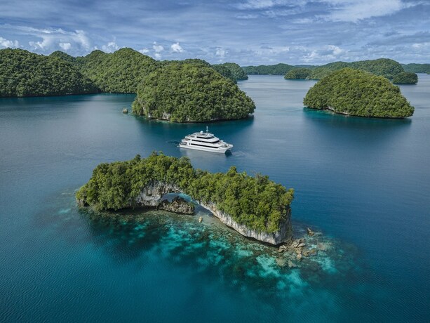 Imagen general del Hotel Four Seasons Explorer, Palau - Cruising Resort. Foto 9
