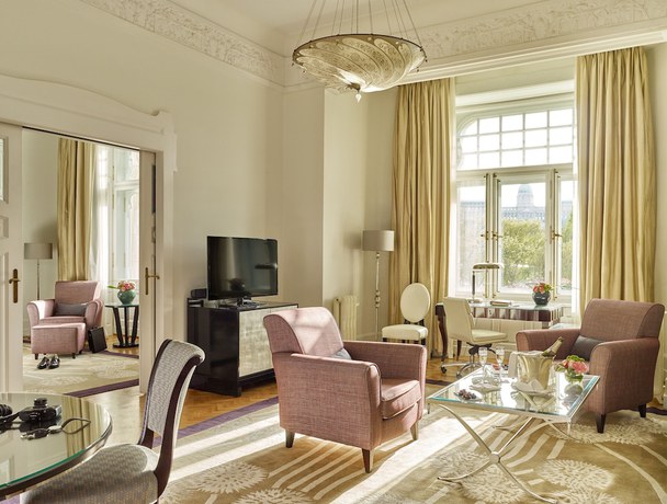 Imagen de la habitación del Hotel Four Seasons Gresham Palace. Foto 18