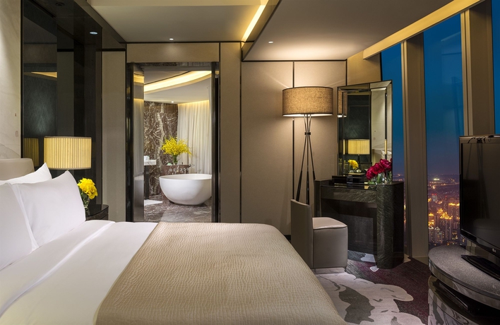 Imagen de la habitación del Hotel Four Seasons Guangzhou. Foto 5