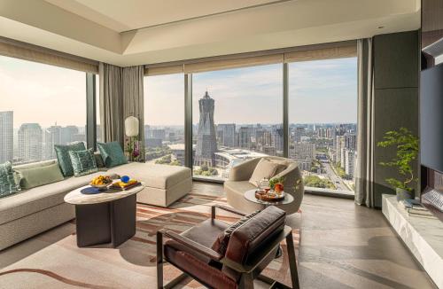 Imagen de la habitación del Hotel Four Seasons Hangzhou at Hangzhou Centre. Foto 11