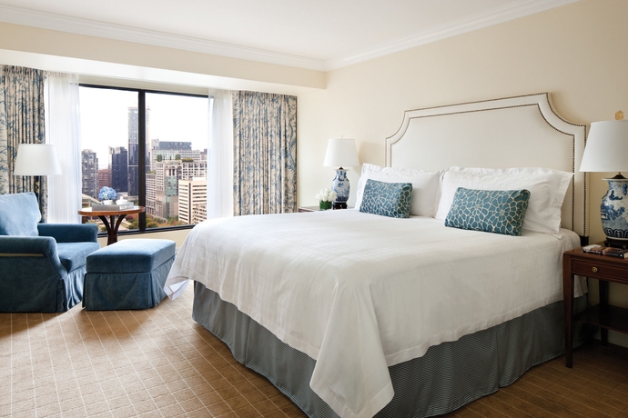 Imagen de la habitación del Hotel Four Seasons Hotel Vancouver. Foto 6