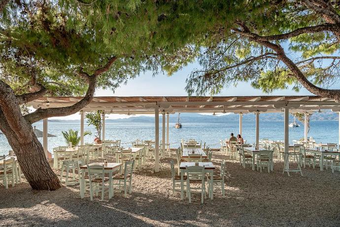 Imagen del bar/restaurante del Hotel Four Seasons Hydra. Foto 2