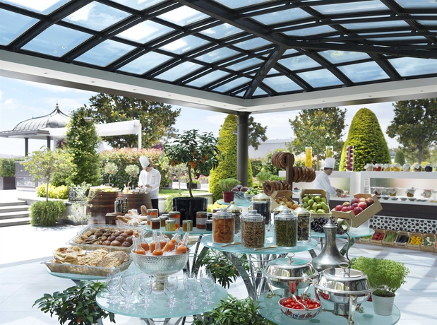 Imagen del bar/restaurante del Hotel Four Seasons Istanbul At The Bosphorus. Foto 5