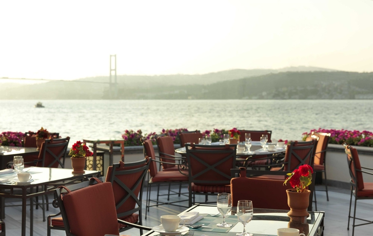 Imagen de los exteriores del Hotel Four Seasons Istanbul At The Bosphorus. Foto 11