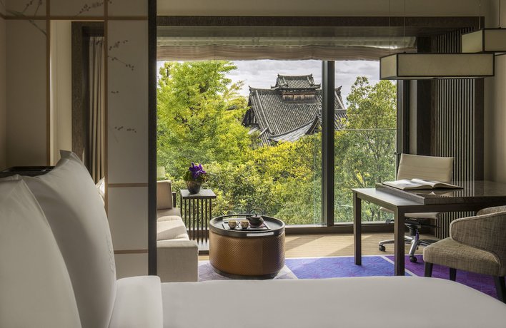 Imagen de la habitación del Hotel Four Seasons Kyoto. Foto 6
