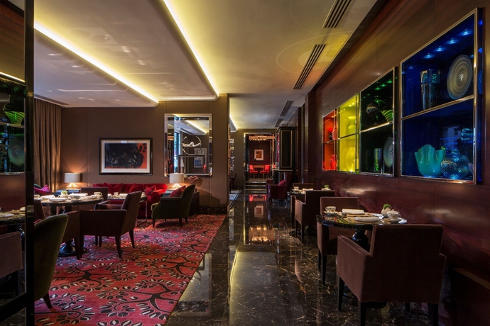 Imagen del bar/restaurante del Hotel Four Seasons London At Park Lane. Foto 5