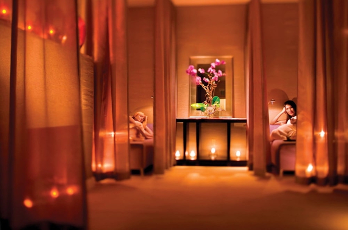 Imagen de la piscina del Hotel Four Seasons Miami. Foto 19