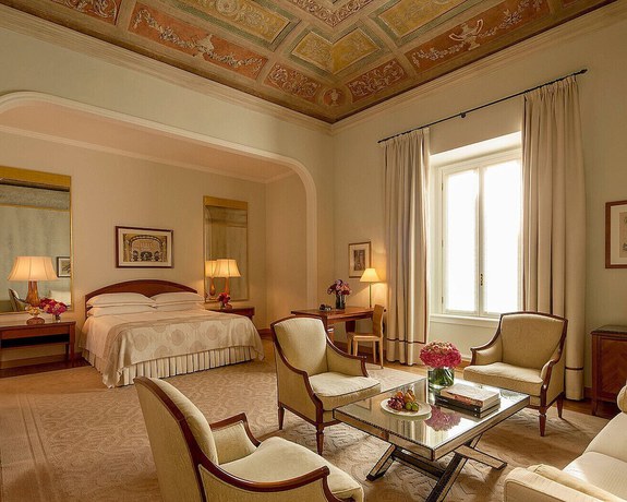 Imagen de la habitación del Hotel Four Seasons Milano. Foto 16