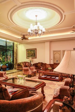 Imagen de los interiores del Hotel Four Seasons Place. Foto 18